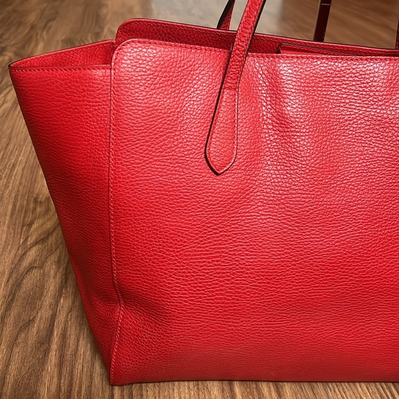 A285 - 💯 % authentic Gucci shoulder bag - Picture 8 of 16